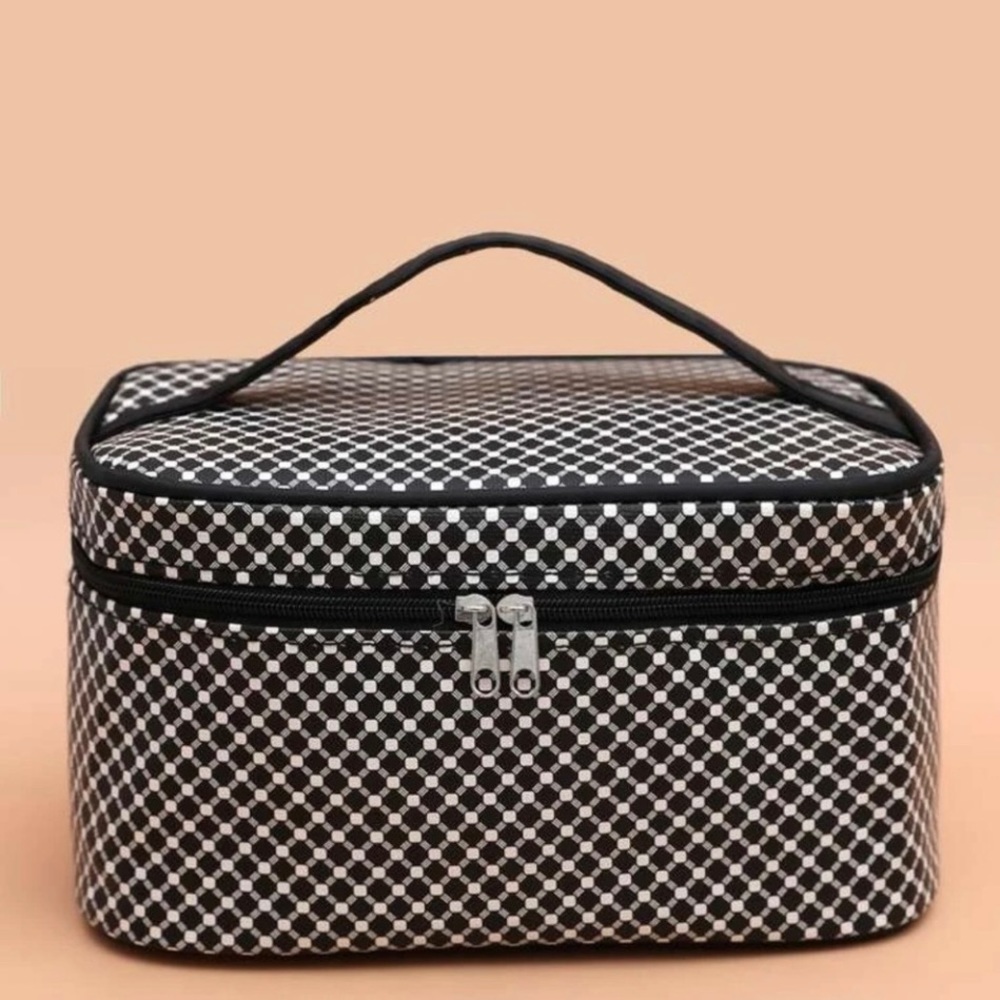 ❤️‍🔥3/$15❤️‍🔥Checkered Makeup Bag